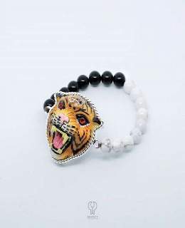 หน้ากากเสือมหาอำนาจ